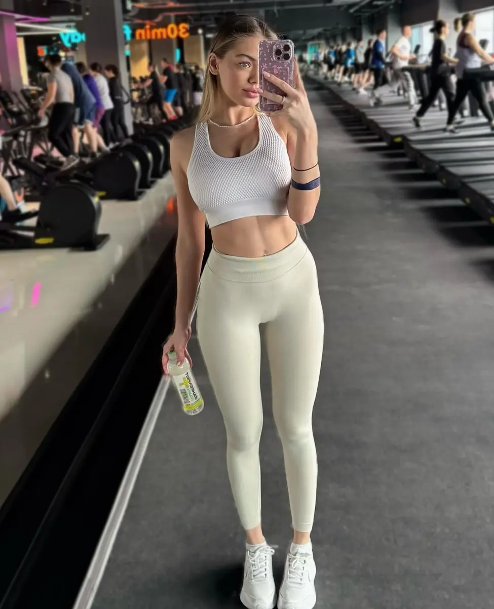 Sofie эскорт в городе Москва